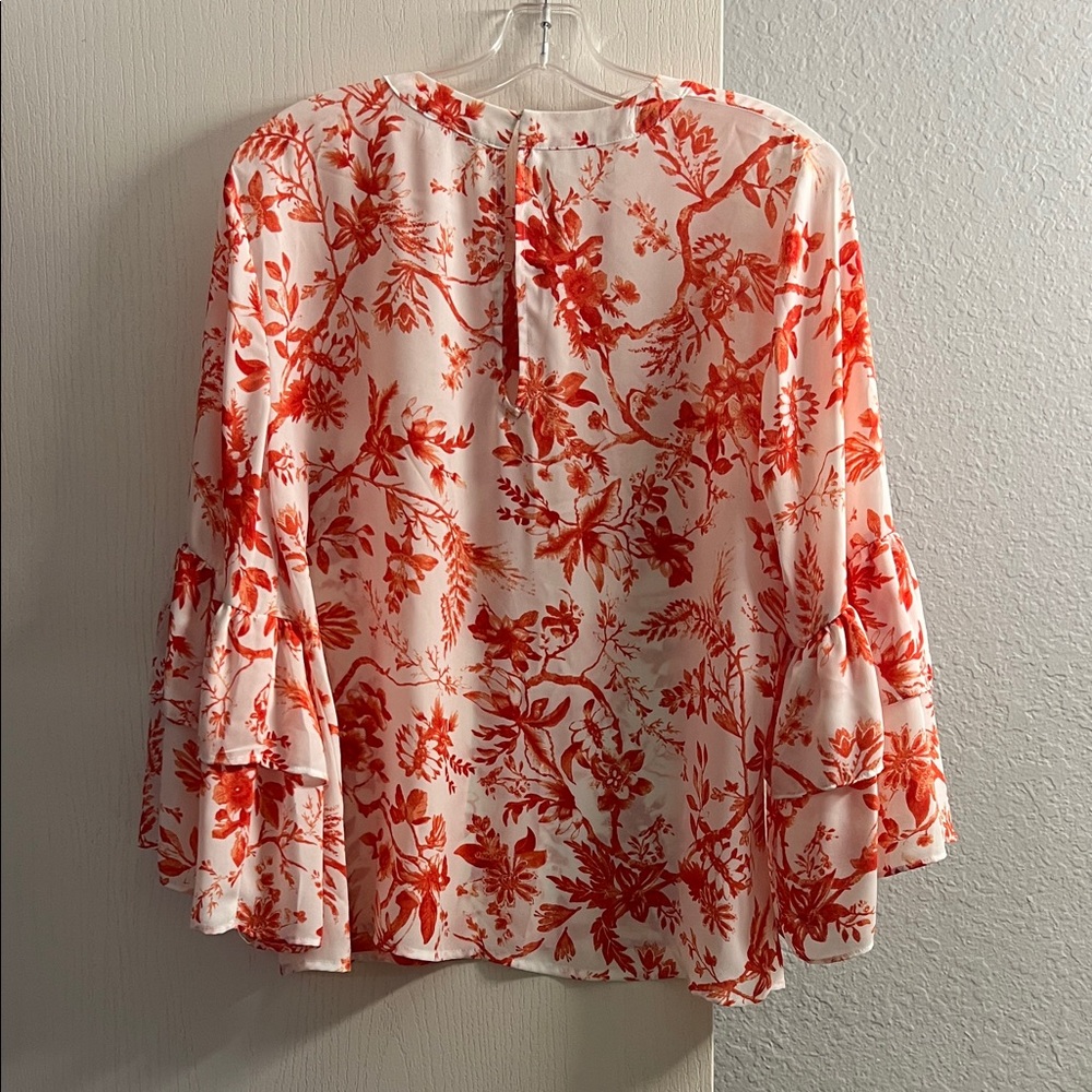 Violet & Claire White Blouse with Orange Floral Print and Ruffle Sleeves - Picture 3 of 3